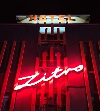 Zitro Hotel Порт-Діксон Екстер'єр фото