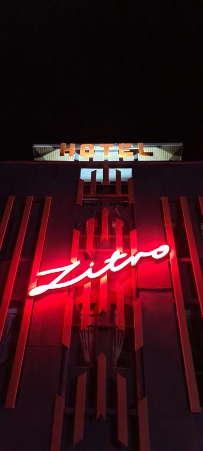 Zitro Hotel Порт-Діксон Екстер'єр фото